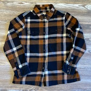 Patagonia organic cotton plaid shirt - women’s size 4